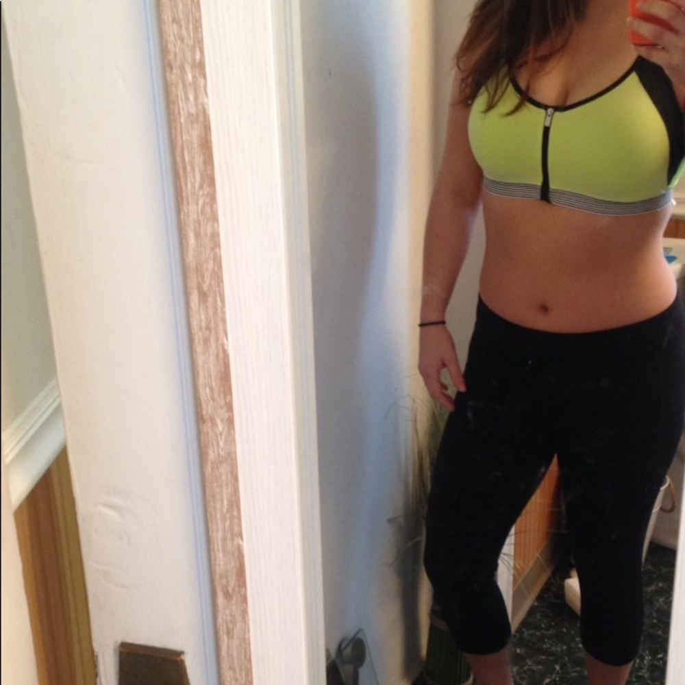 36D Victoria’s Secret VSX Sports Bra